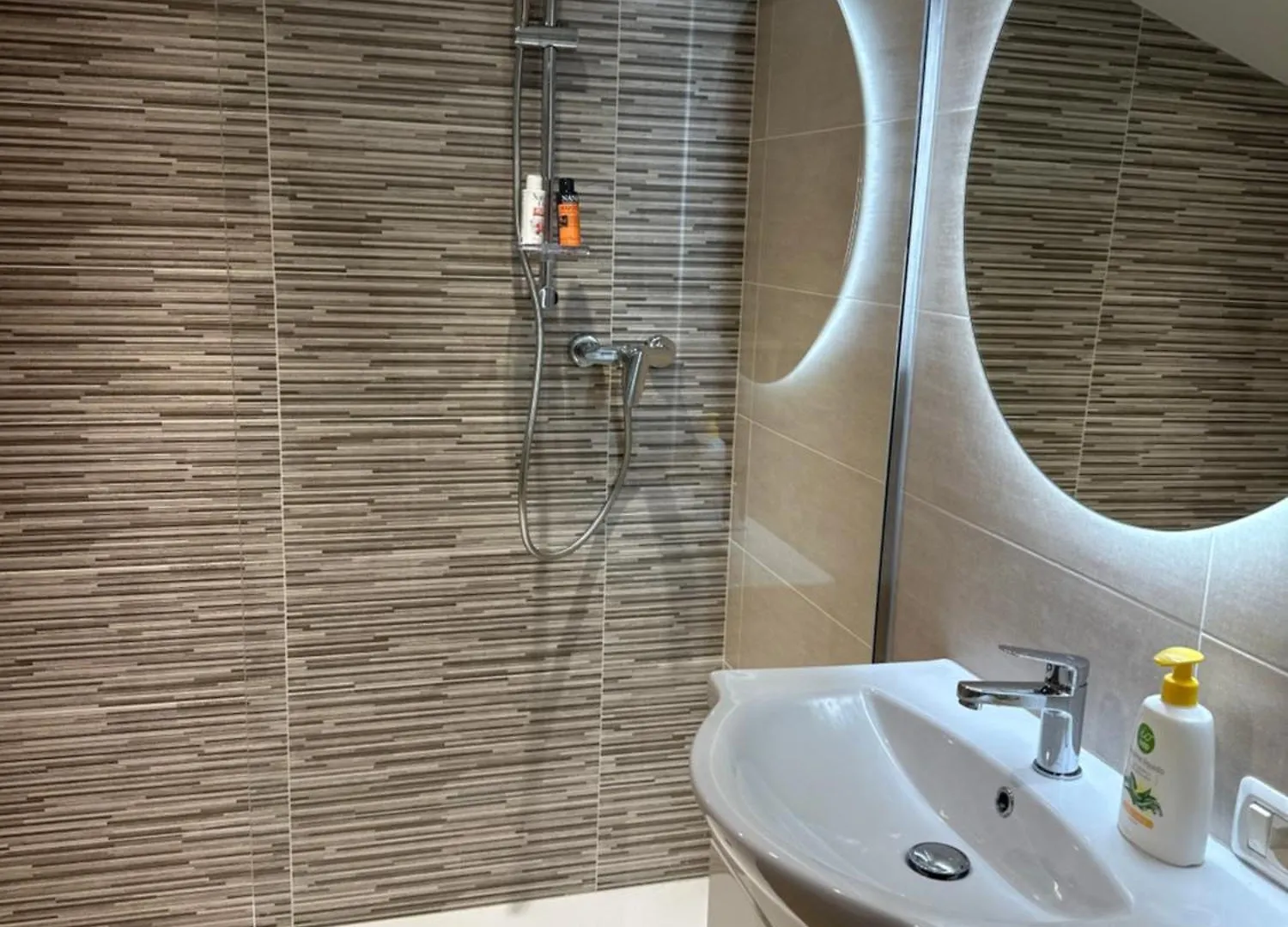Alloggio incantevole con piscina Vinci Casa vacanze