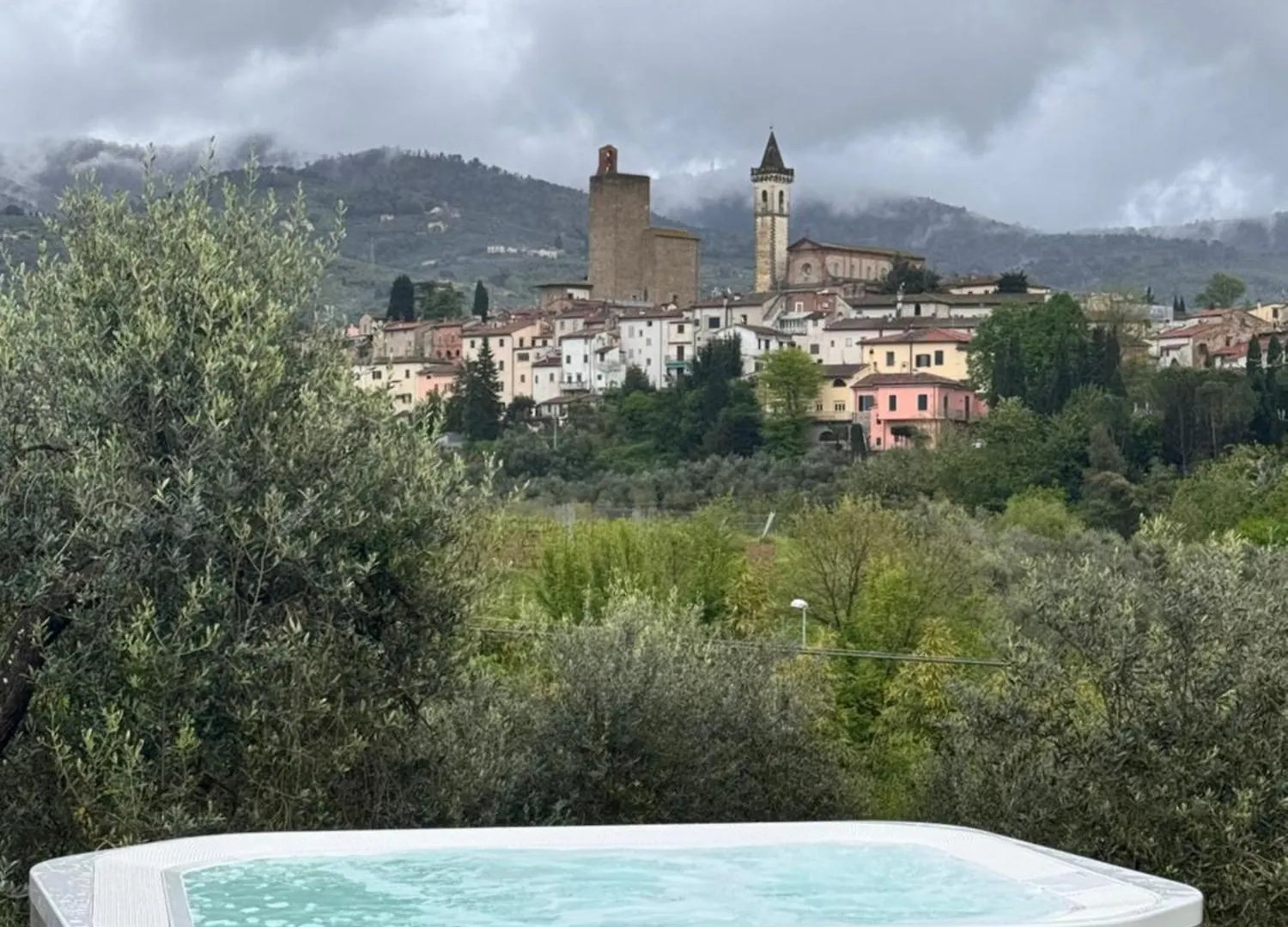 Alloggio incantevole con piscina Vinci Casa vacanze