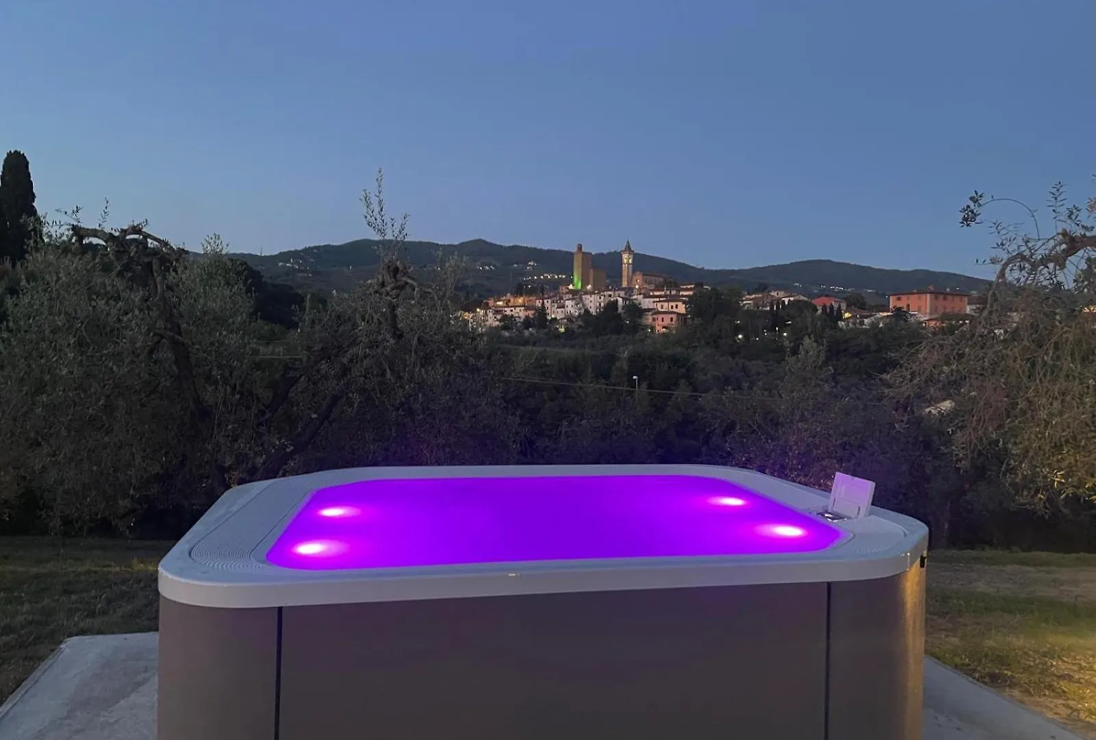 Alloggio incantevole con piscina Vinci