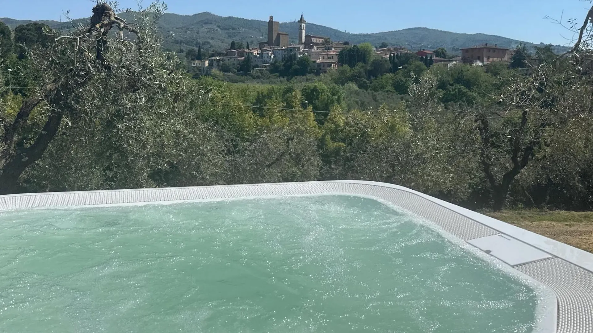 Alloggio incantevole con piscina Vinci